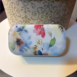NWOT Floral Cosmetics Case